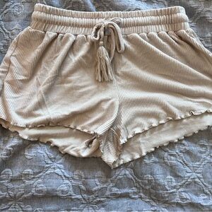 Flowy shorts with tassels